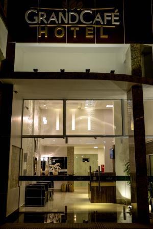 Grand Cafe Hotel マニュアス エクステリア 写真