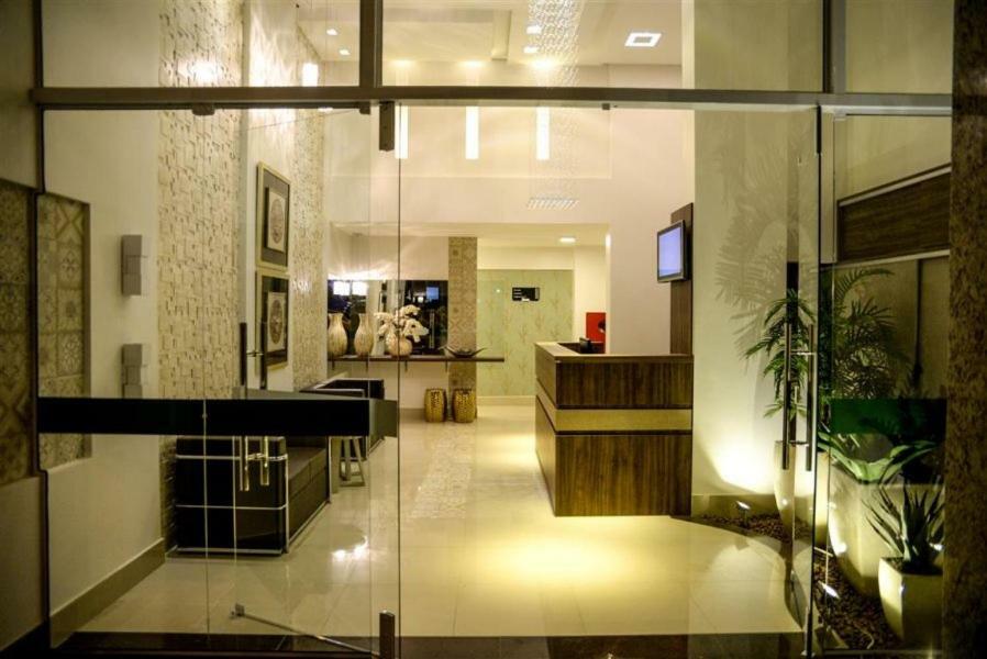 Grand Cafe Hotel マニュアス エクステリア 写真
