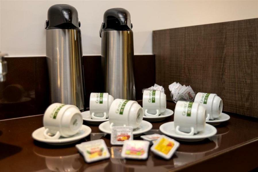 Grand Cafe Hotel マニュアス エクステリア 写真