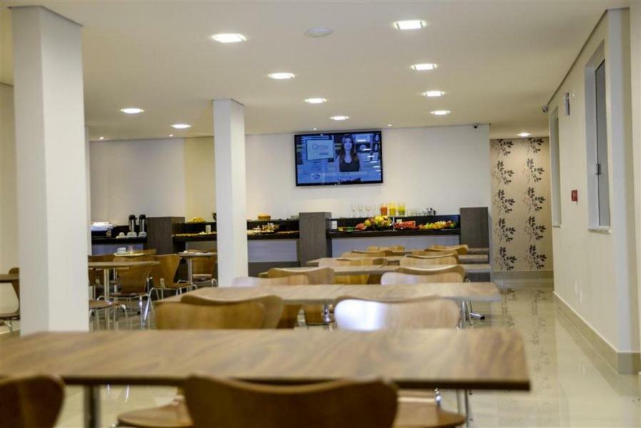 Grand Cafe Hotel マニュアス エクステリア 写真