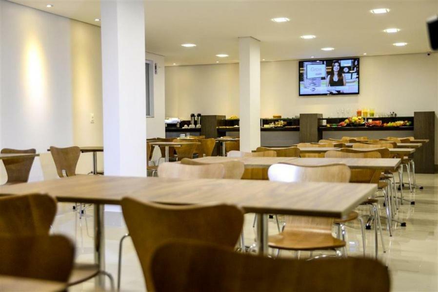 Grand Cafe Hotel マニュアス エクステリア 写真
